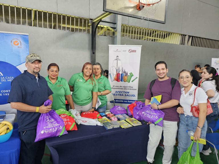DIPROSA participa en Feria de la Salud organizada por la UMECIT