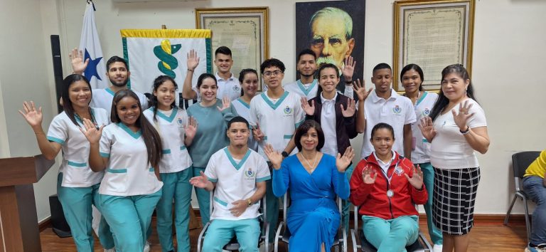 Estudiantes de la UMECIT participan del lanzamiento de la campaña de lavado de Manos