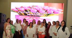 Homenaje en Conmemoración del Día de las Madres