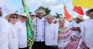 Ministerio de Salud se Une al Esplendor del Desfile de las Mil Polleras en Los Santos