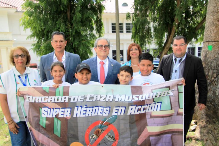 Brigadas Caza Mosquitos: Niños y niñas al frente de la lucha contra el dengue